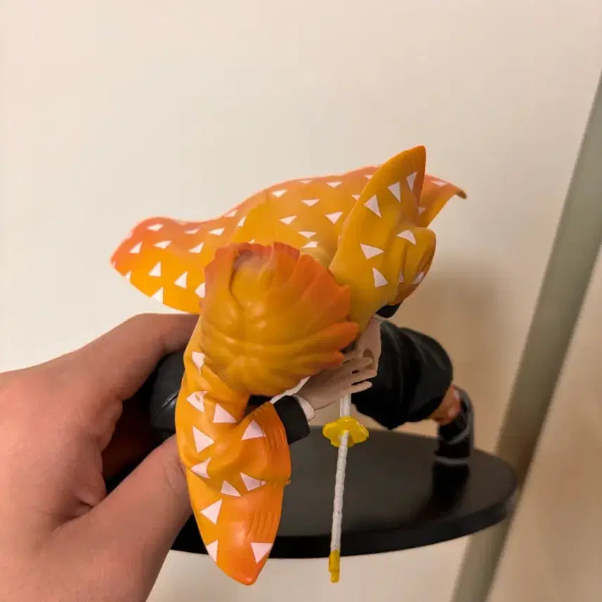 [BUNJANG] Demon Slayer Zenitsu Agatsuma Figure / 귀멸의 칼날 아가츠마 젠이츠 피규어