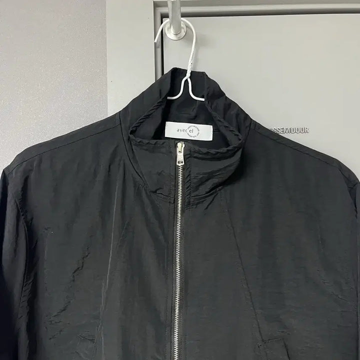 [SOLD OUT] 가격안내림/ 데일리룩 반팔집업자켓+뒷트임허리밴딩스커트 셋업