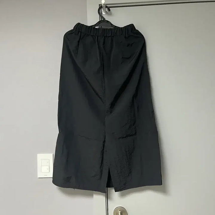 [SOLD OUT] 가격안내림/ 데일리룩 반팔집업자켓+뒷트임허리밴딩스커트 셋업