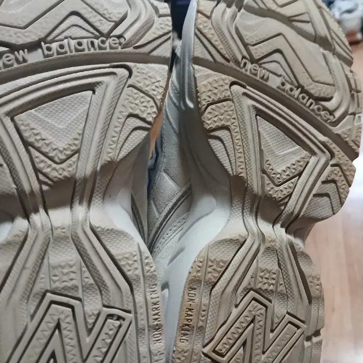 [BUNJANG] New Balance 452 Light Gray Beige Sneakers / 뉴발란스 452 라이트그레이 베이지230