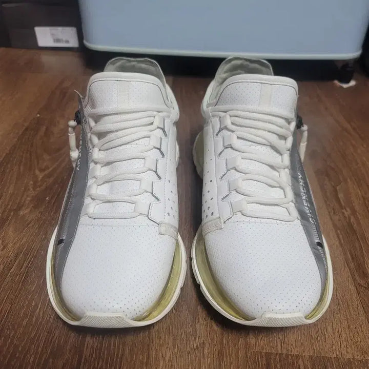 [BUNJANG] Givenchy Sneakers (Size 43) / 지방시 스니커즈  275