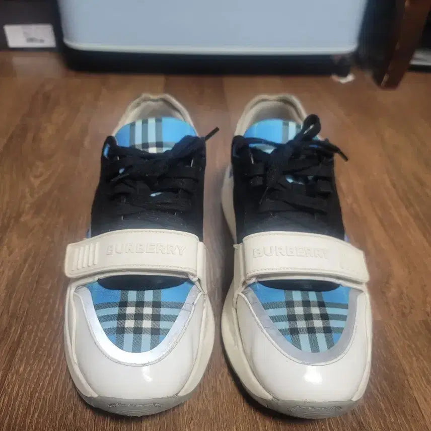 [BUNJANG] Burberry Sneakers (Size 265) / 버버리 스니커즈  265.