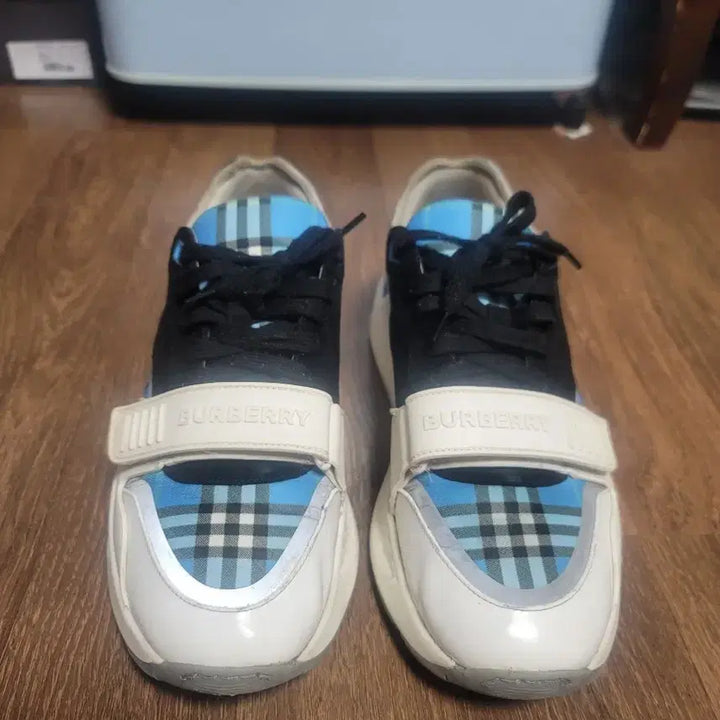 [BUNJANG] Burberry Sneakers (Size 265) / 버버리 스니커즈  265.