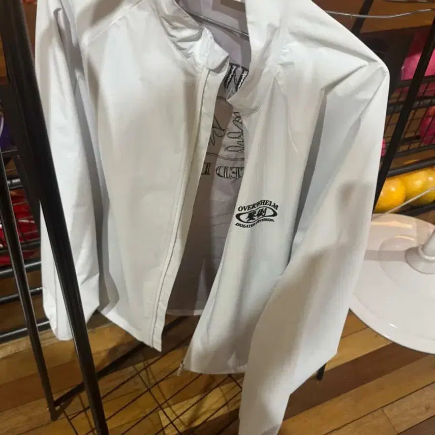 [SOLD OUT] 압도 자수 바람막이