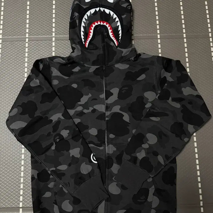 [BUNJANG] BAPE Black Hoodie Zip-up (Size S) / 베이프 흑계 후드집업 / s