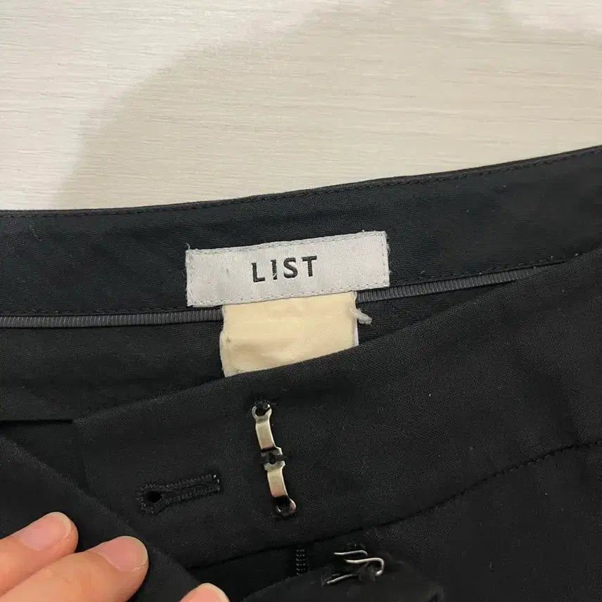 [BUNJANG] LIST Black Bootcut Slacks / LIST 블랙 부츠컷 슬랙스 55반-66