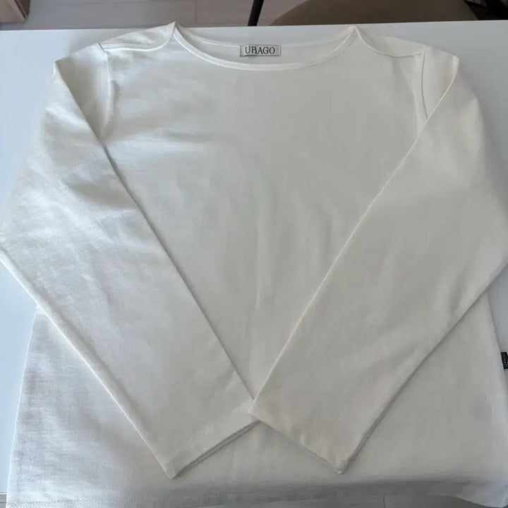 [BUNJANG] U.RA.GO Boat Neck Long Sleeve T-Shirt / 유라고 보트넥 긴팔 티셔츠 새상품