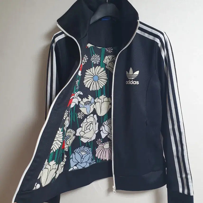 [BUNJANG] Adidas Europa Track Top Garden Flower Pattern Jersey Black / 아디다스 유로파 트랙탑 가든 플라워 패턴 져지 블랙 95