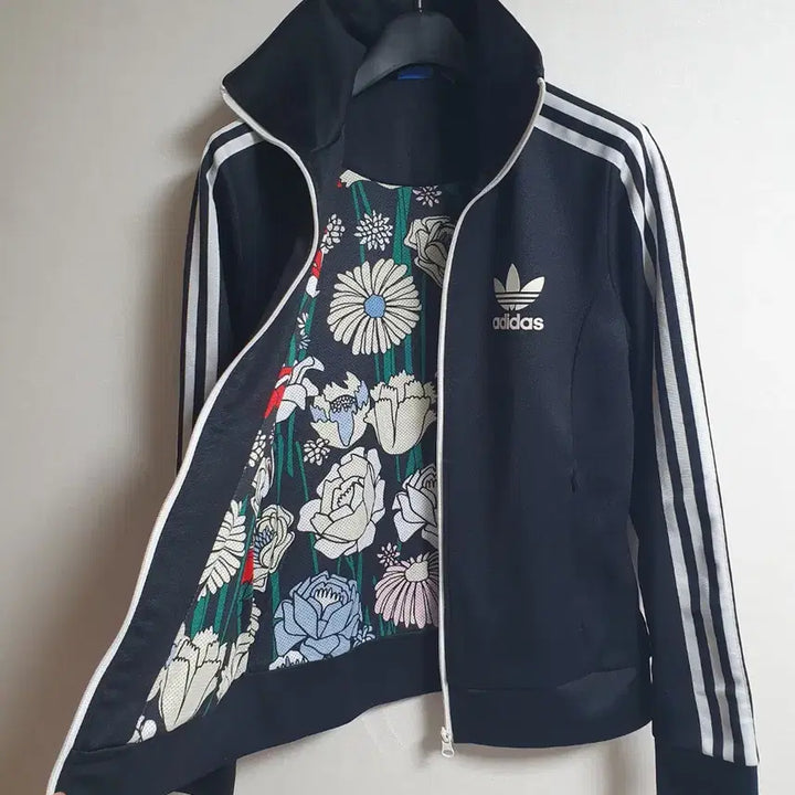 [BUNJANG] Adidas Europa Track Top Garden Flower Pattern Jersey Black / 아디다스 유로파 트랙탑 가든 플라워 패턴 져지 블랙 95