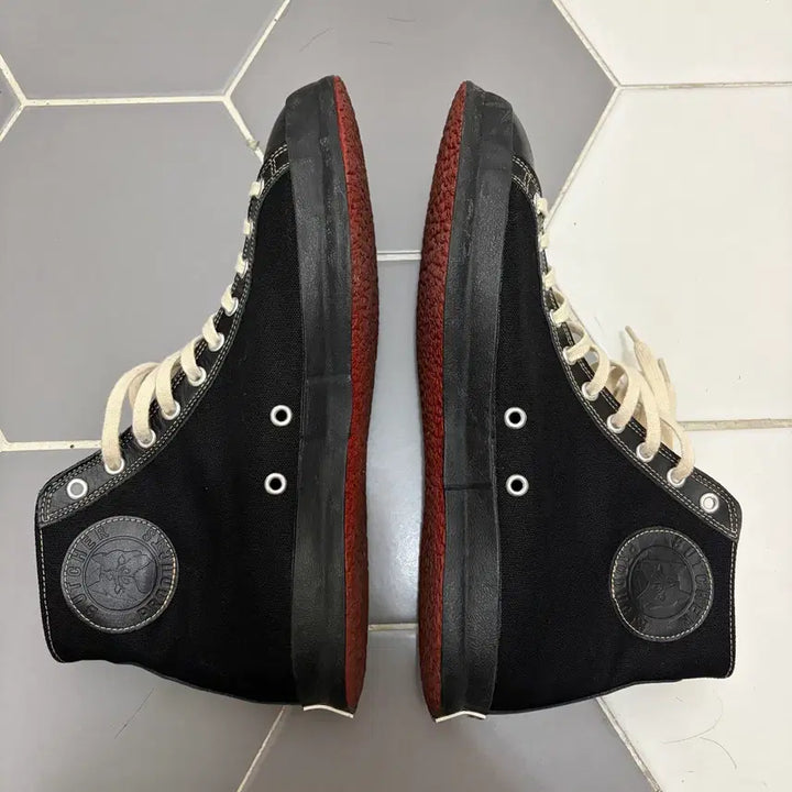 [BUNJANG] Timeone Clothing Flying Bee Sneakers / 타임원클로딩 플라잉비 270사이즈 민트급