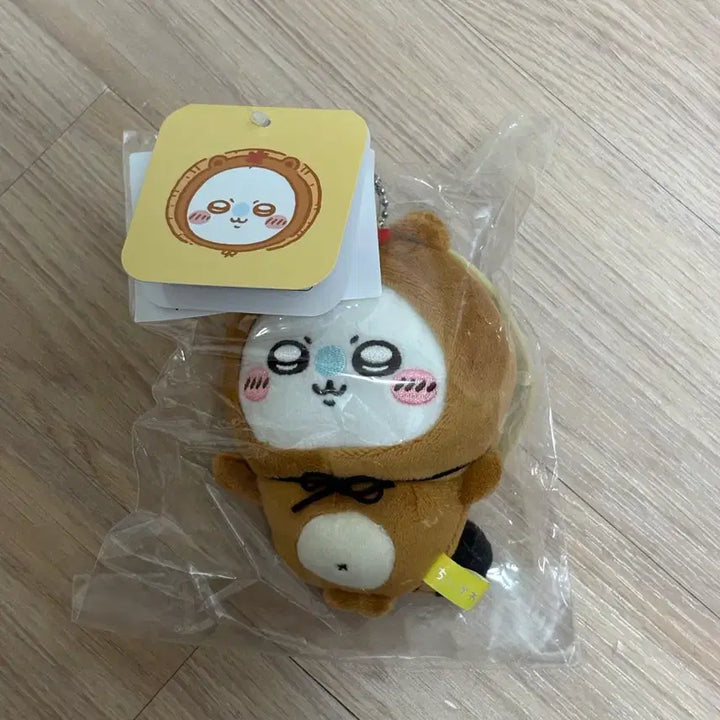 [SOLD OUT] (미개봉)치이카와 너구리 쿠지 c상 모몽가 마스코트