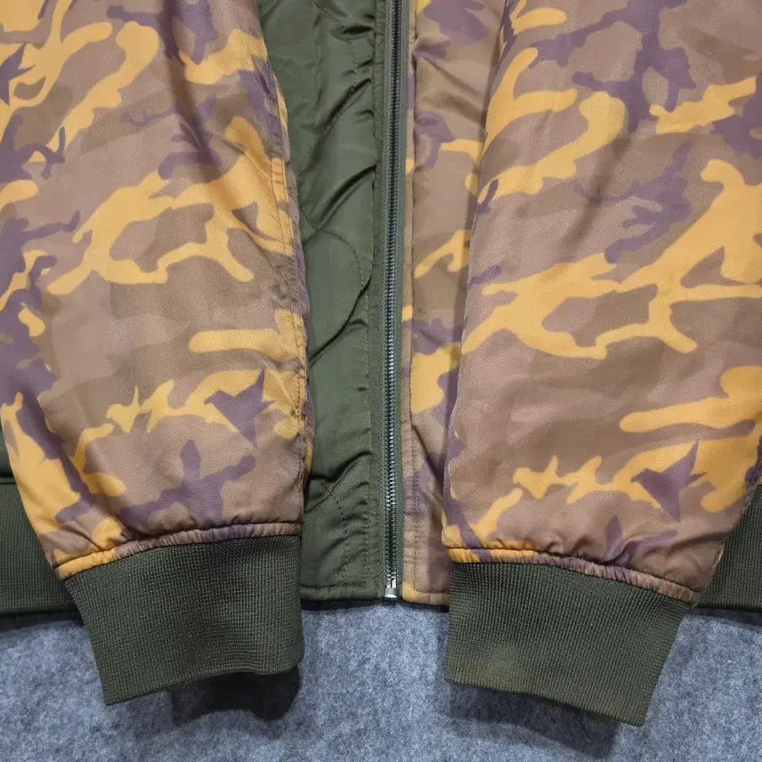 [BUNJANG] KONUS Camouflage Reversible Bomber Jacket M / KONUS 코너스 카모플라쥬 리버시블 양면 항공 점퍼 M