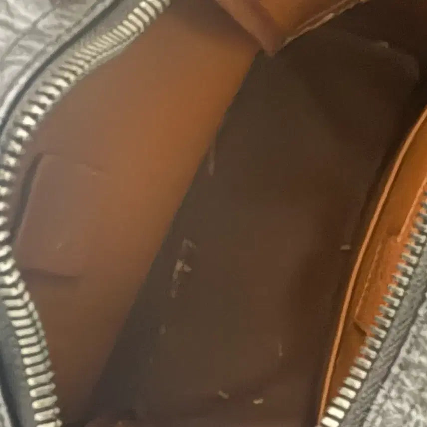 [SOLD OUT] (택포) MCM 비세토스 S사이즈 블랙 가방