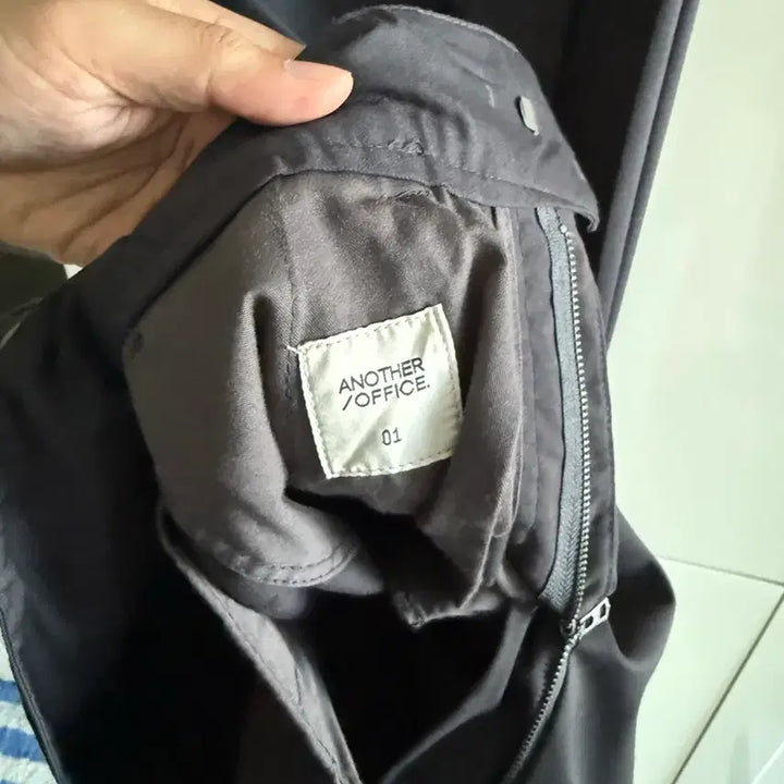 [BUNJANG] Anotheroffice Santiago Chino Pants (Graphite) / 어나더오피스 산티아고 치노 팬츠 (그라파이트)
