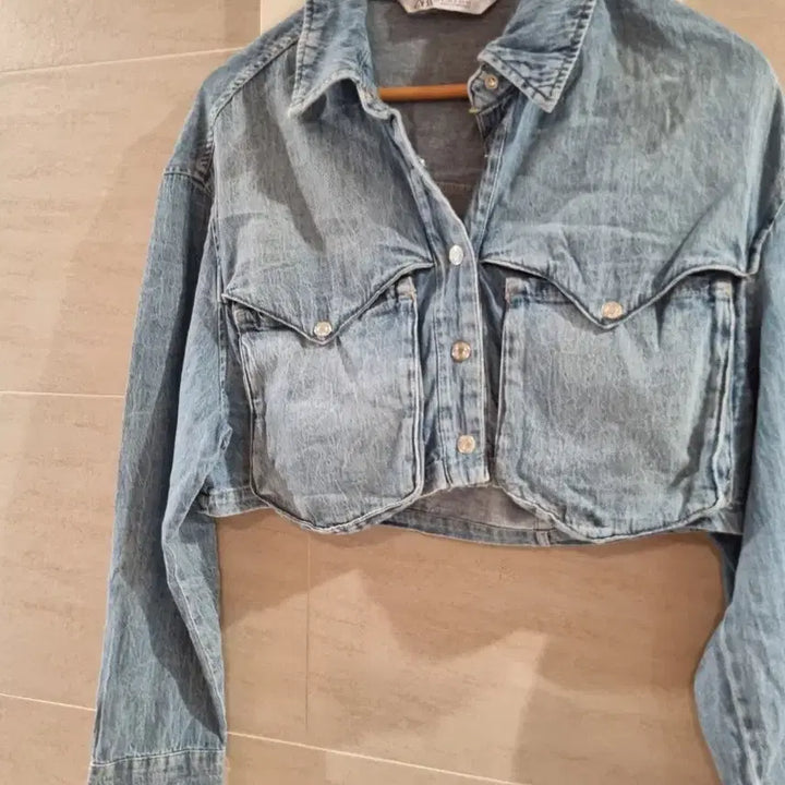 [SOLD OUT] 자라 크롭 청자켓 데님 셔츠