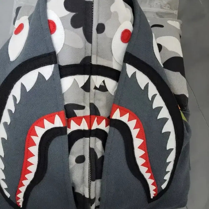 [BUNJANG] Bape 1st Camo Double Shark Hoodie Zip-up M / 베이프 1st 카모 더블샤크 후드집업 M