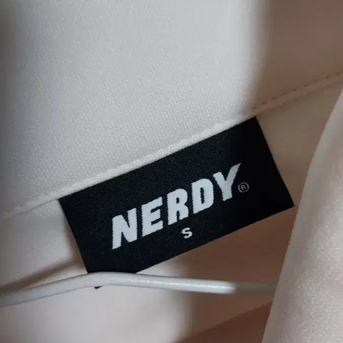 [BUNJANG] Nerdy Seoul Cream Track Top / 21년도 널디 크림 트랙탑 seoul