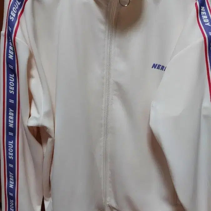 [BUNJANG] Nerdy Seoul Cream Track Top / 21년도 널디 크림 트랙탑 seoul