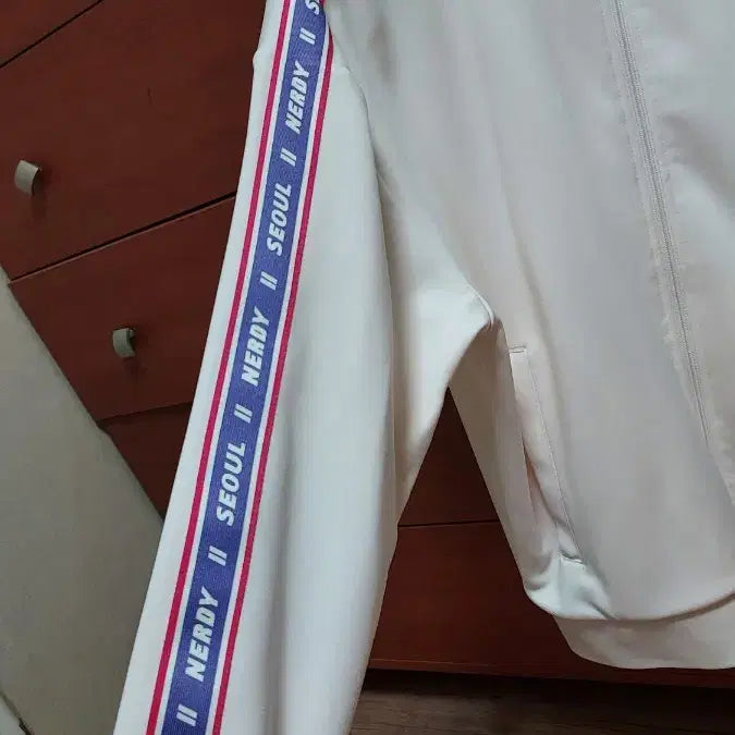 [BUNJANG] Nerdy Seoul Cream Track Top / 21년도 널디 크림 트랙탑 seoul