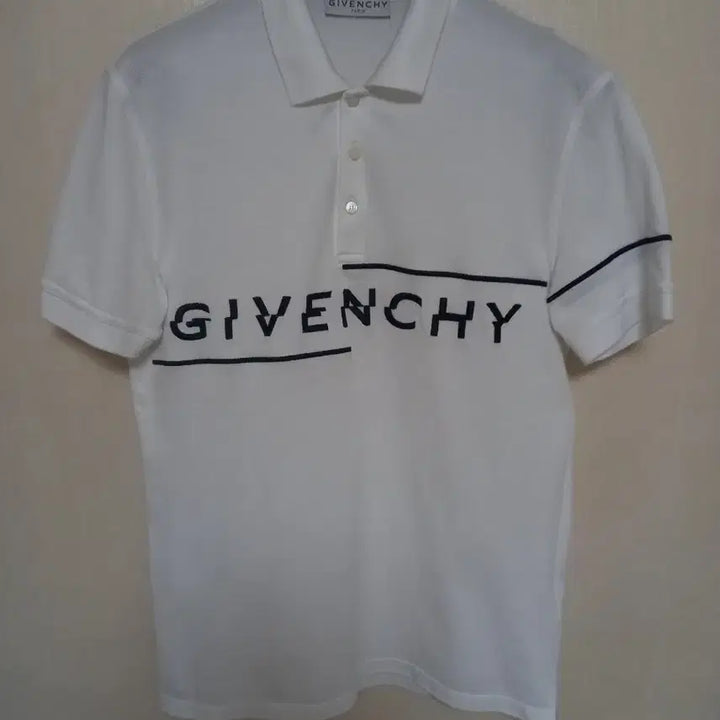 [BUNJANG] Givenchy Split Embroidered Logo Polo Shirt / 지방시 스플릿 자수로고 폴로셔츠 100