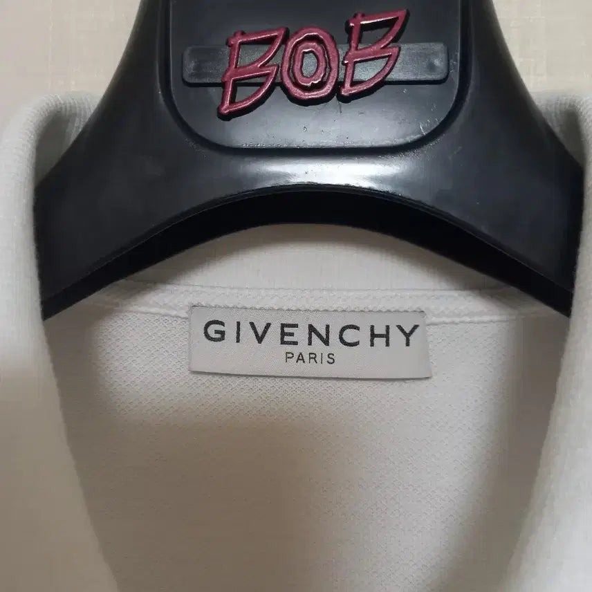 [BUNJANG] Givenchy Split Embroidered Logo Polo Shirt / 지방시 스플릿 자수로고 폴로셔츠 100