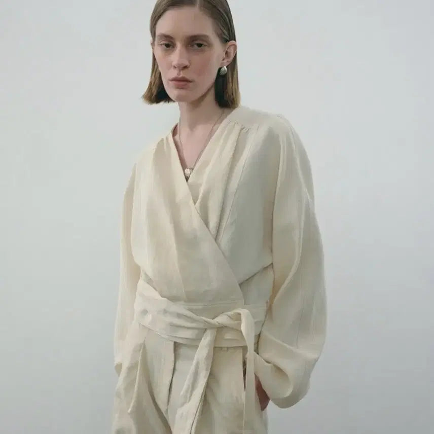 [BUNJANG] 에토스 WAIST STRAP BLOUSE / 에토스 WAIST STRAP BLOUSE