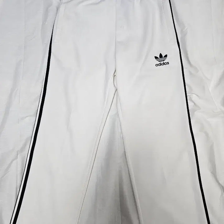 [SOLD OUT] 아디다스 삼선 파이어버드 트랙 팬츠 화이트 M