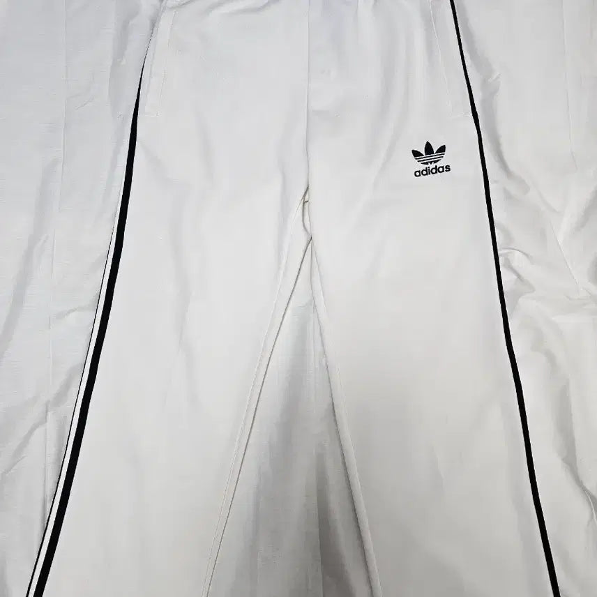 [SOLD OUT] 아디다스 삼선 파이어버드 트랙 팬츠 화이트 M