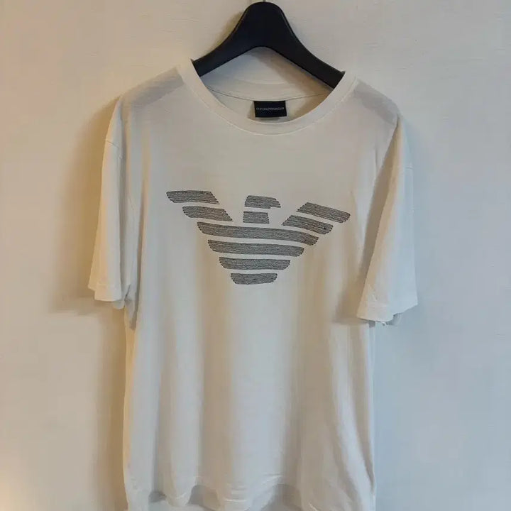 [SOLD OUT] (상태굿)엠포리오 아르마니 반팔티 화이트(XL,105-110)