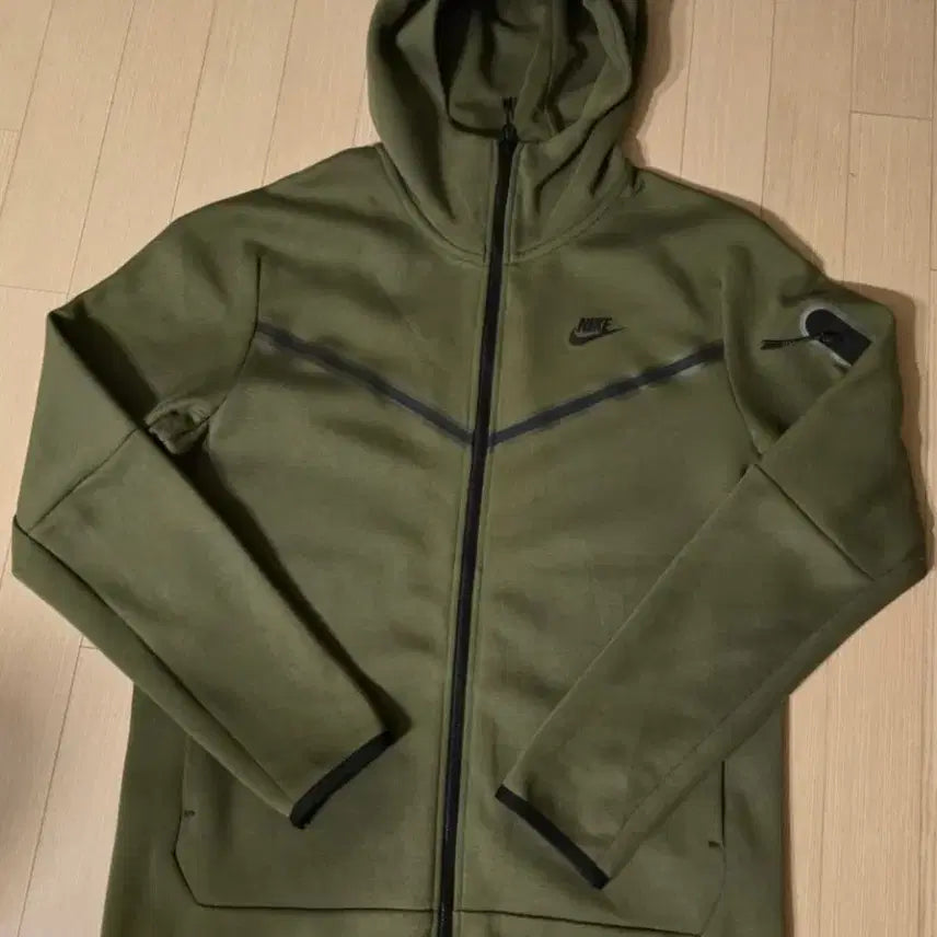 [SOLD OUT] 나이키 테크플리스 테크팩 카키 m급처