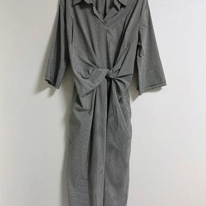 [BUNJANG] On&amp;On Striped Twist Waist Dress (Size 55) / [온앤온] 스트라이프 웨이스트 꼬임 원피스(55)