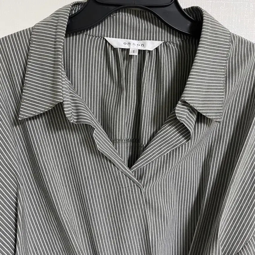 [BUNJANG] On&amp;On Striped Twist Waist Dress (Size 55) / [온앤온] 스트라이프 웨이스트 꼬임 원피스(55)