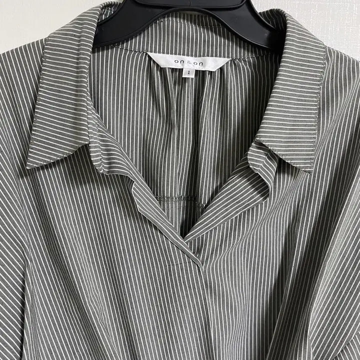 [BUNJANG] On&amp;On Striped Twist Waist Dress (Size 55) / [온앤온] 스트라이프 웨이스트 꼬임 원피스(55)