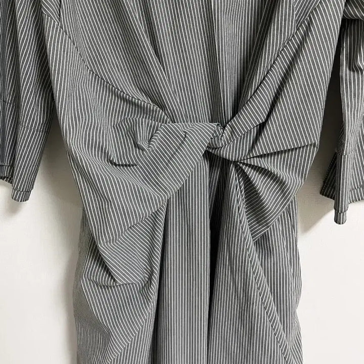[BUNJANG] On&amp;On Striped Twist Waist Dress (Size 55) / [온앤온] 스트라이프 웨이스트 꼬임 원피스(55)