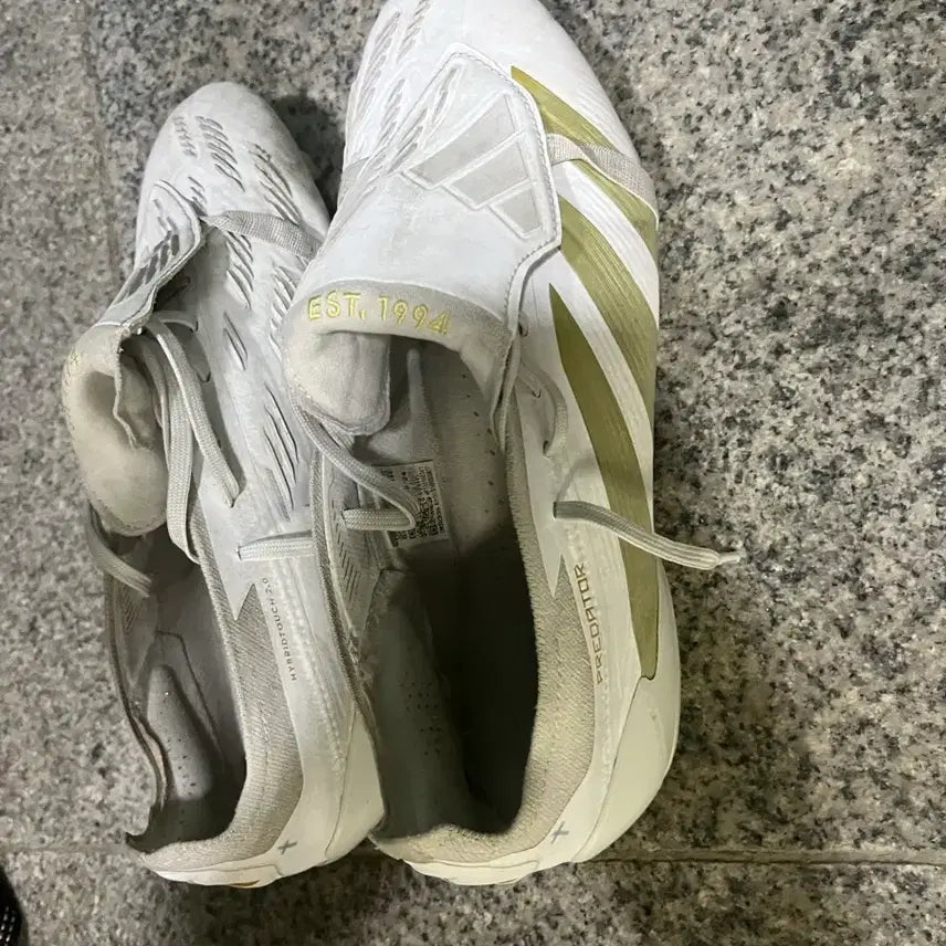 [SOLD OUT] 아디다스 프레데터 축구화 265 화이트골드 상태좋음 급처