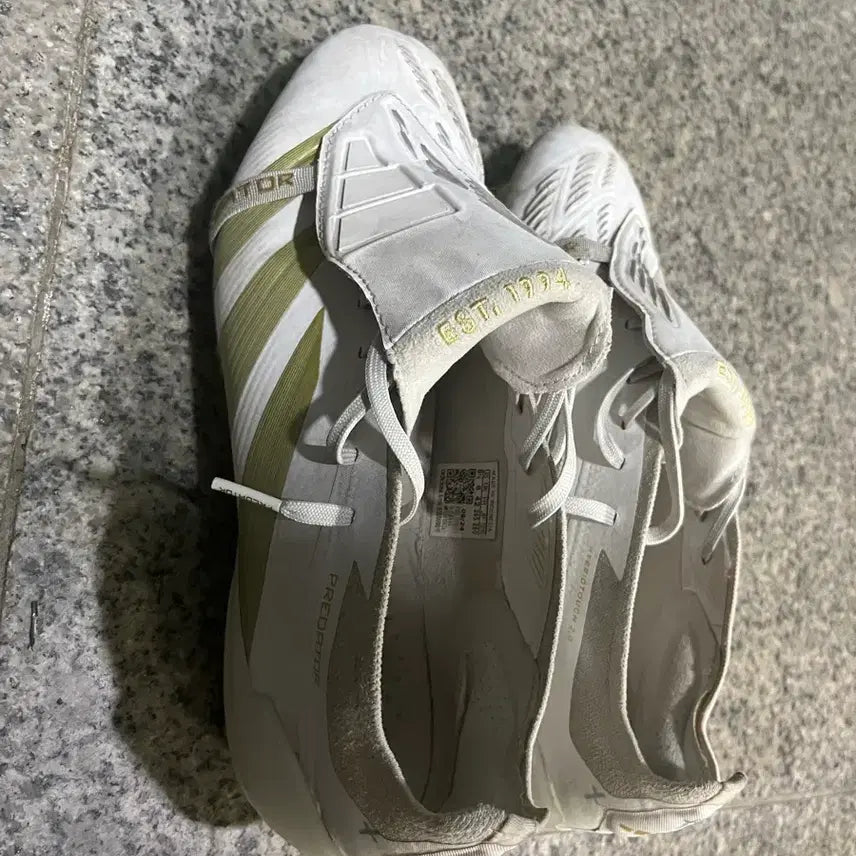 [SOLD OUT] 아디다스 프레데터 축구화 265 화이트골드 상태좋음 급처