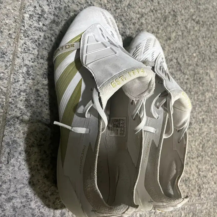 [SOLD OUT] 아디다스 프레데터 축구화 265 화이트골드 상태좋음 급처