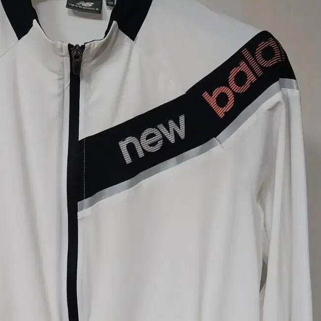 [SOLD OUT] 뉴발란스 남100 바람막이 트레이닝  자켓 러닝