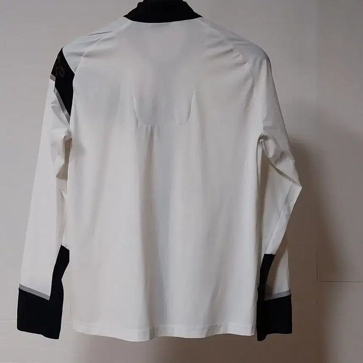 [SOLD OUT] 뉴발란스 남100 바람막이 트레이닝  자켓 러닝