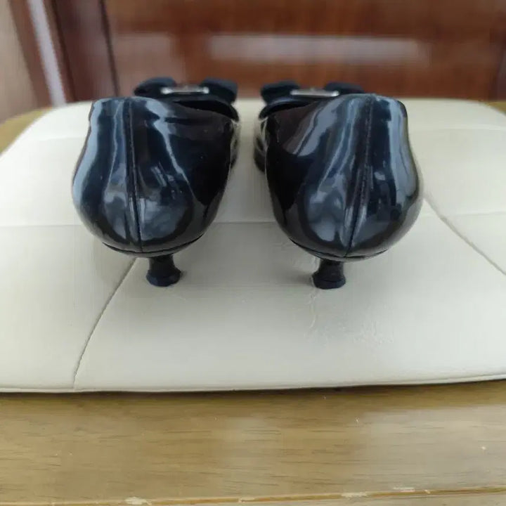 [SOLD OUT] 페라가모 블랙 리본 여성 펌프스 5D