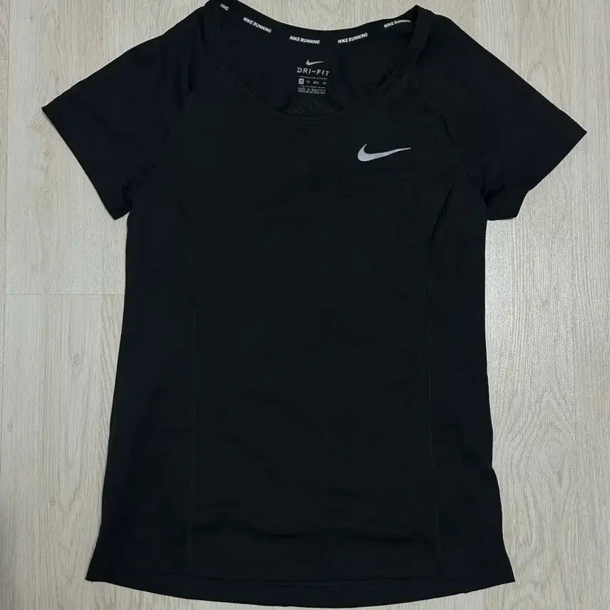 [SOLD OUT] 나이키 드라이핏 블랙 반팔 티셔츠
