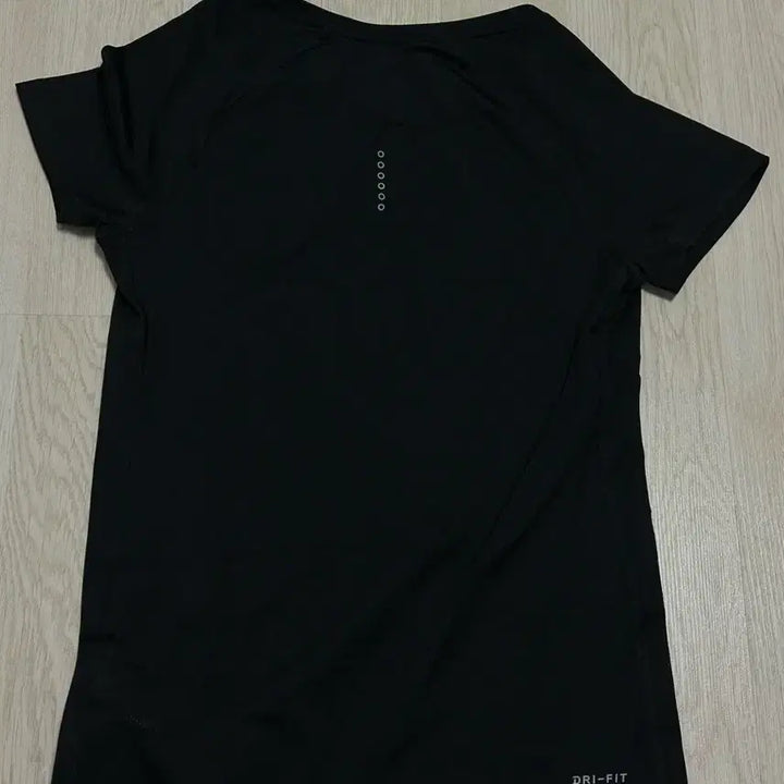 [SOLD OUT] 나이키 드라이핏 블랙 반팔 티셔츠