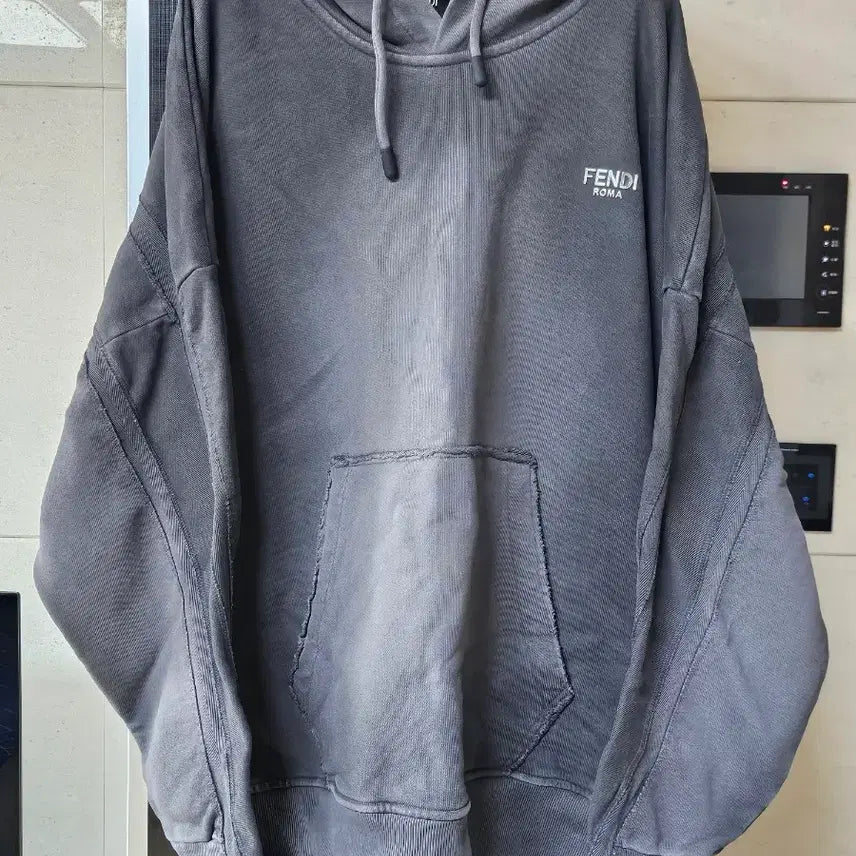 [SOLD OUT] 펜디 남성 후드티셔츠