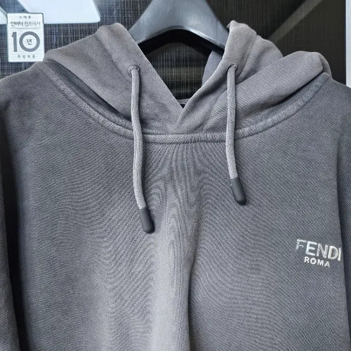 [SOLD OUT] 펜디 남성 후드티셔츠