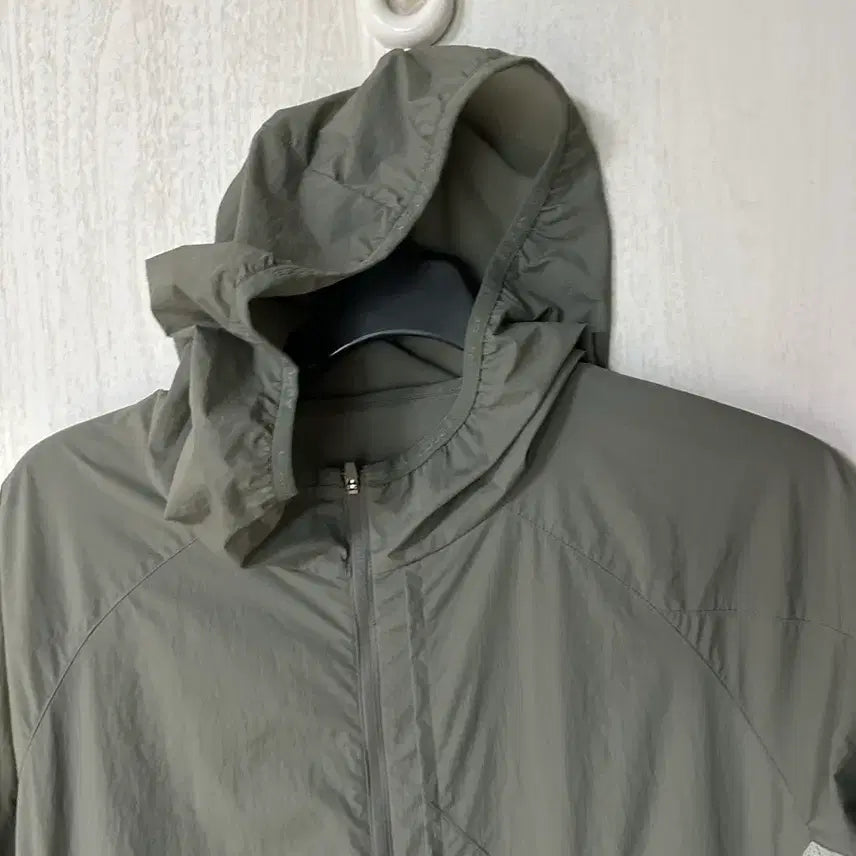 [BUNJANG] Khaki Windbreaker Jacket / 바람막이 자켓