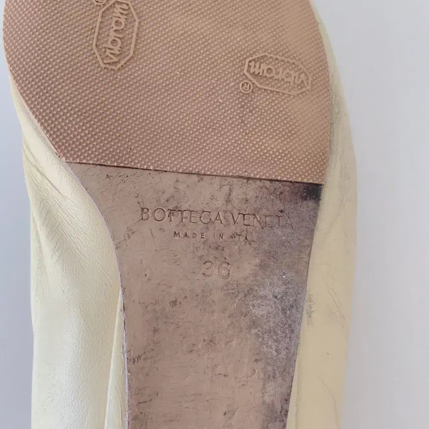[BUNJANG] Bottega Veneta Ivory Shoes / 230 보테가 베네타 슈즈 아이보리