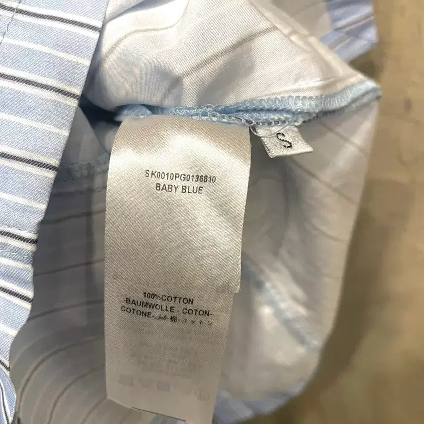 [SOLD OUT] JW 앤더슨 숄더 프릴 블라우스 55