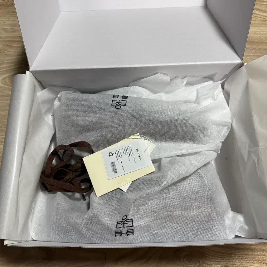 [SOLD OUT] [2] 폴리테루 스티치드 왈라비 레더 딥 브라운