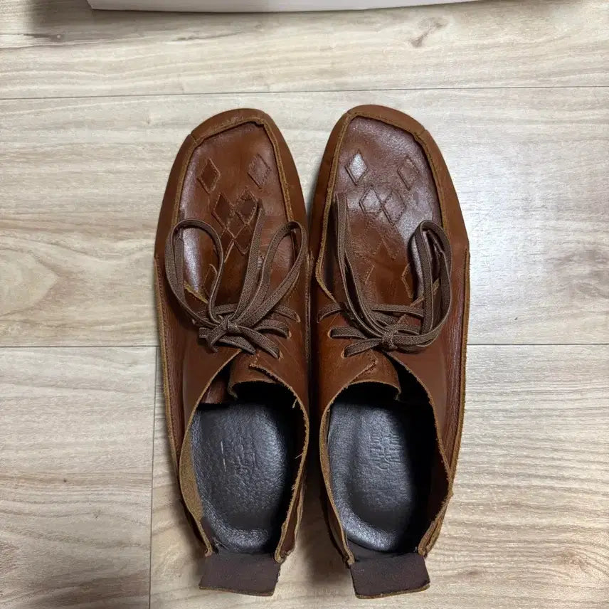 [SOLD OUT] [2] 폴리테루 스티치드 왈라비 레더 딥 브라운