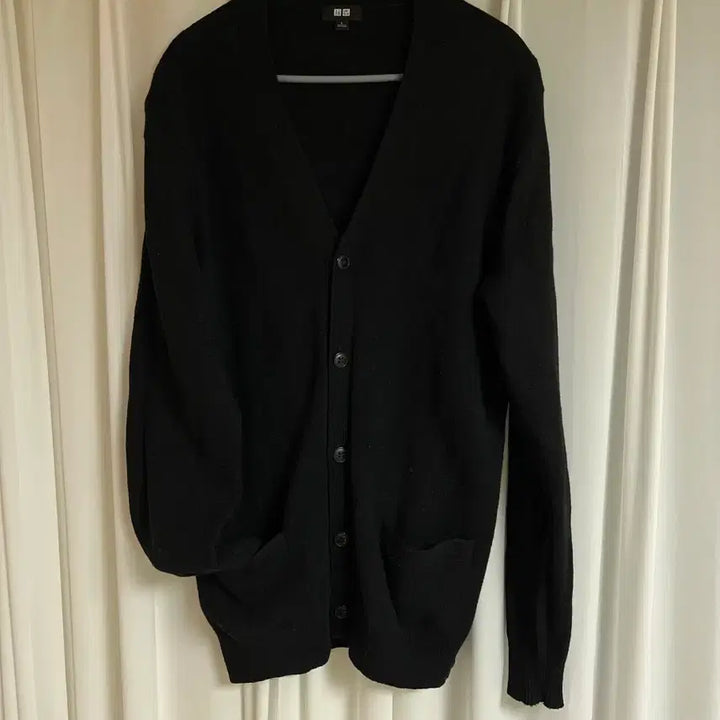 [BUNJANG] Uniqlo Merino Wool V-Neck Cardigan (Black) / 유니클로 메리노울 브이넥 가디건 (블랙)
